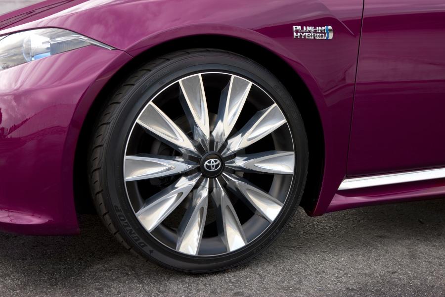  Toyota NS4 Advanced Plug-In Hybrid Concept 2012 года  (фото 29 из 29)